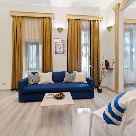 Bold Art Opera House At Your Doorstep Apartment *