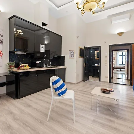 Apartment Bold Art Opera House At Your Doorstep *