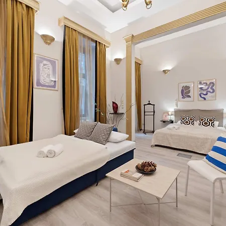 Bold Art Opera House At Your Doorstep Apartment