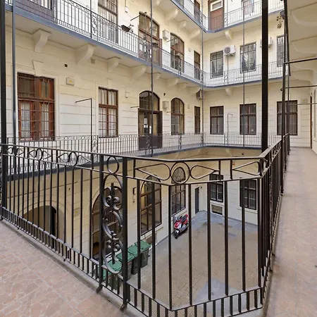 Bold Art Opera House At Your Doorstep Budapest