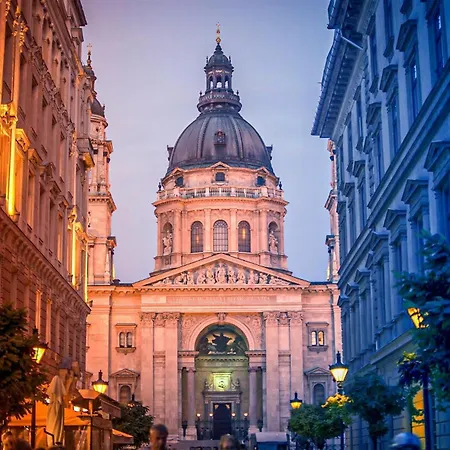 Bold Art Opera House At Your Doorstep Appartement